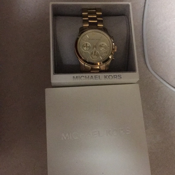 Good Michael kors watch.Comes with box gently worn - Picture 2 of 16